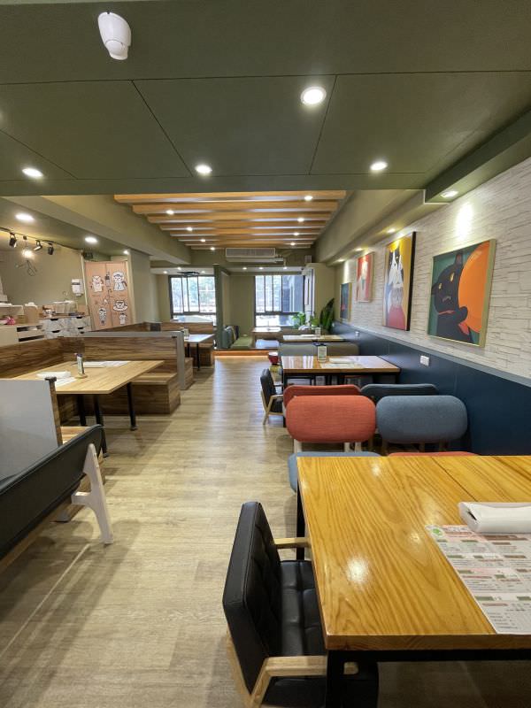 森林小徑文心店用餐环境