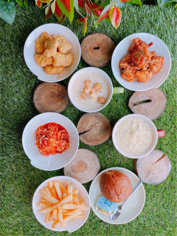 森林小徑文心店享受美食