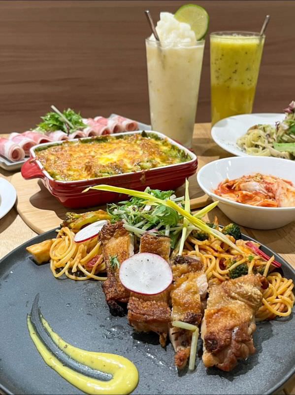 森林小徑文心店享受美食